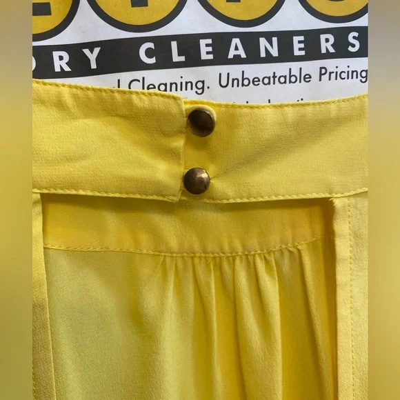 Banana Republic tank blouse. Open back with buttons. Size 8. - Picture 4 of 5